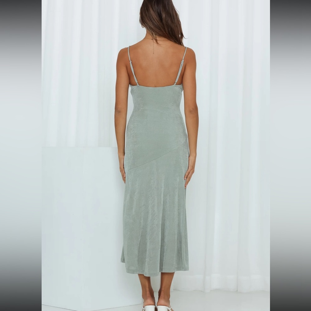 Hello Molly Midi Dress - Picture 2 of 3